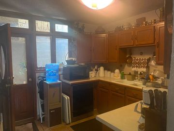 VENDO CASA EN CUERNAVACA, GRAN UBICACIÓN (DELICIAS), USO DE SUELO MIXTO.