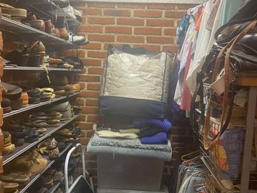 VENDO CASA EN CUERNAVACA, GRAN UBICACIÓN (DELICIAS), USO DE SUELO MIXTO.