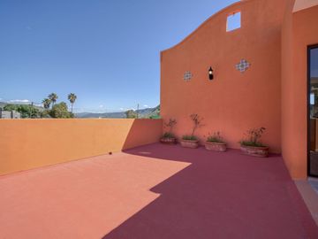Casa con hermosa vista al oceano a unos minutos de Playa La Mision, Ensenada