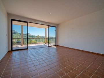 Casa con hermosa vista al oceano a unos minutos de Playa La Mision, Ensenada