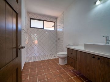 Casa con hermosa vista al oceano a unos minutos de Playa La Mision, Ensenada