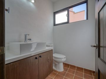 Casa con hermosa vista al oceano a unos minutos de Playa La Mision, Ensenada