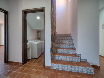 Casa con hermosa vista al oceano a unos minutos de Playa La Mision, Ensenada