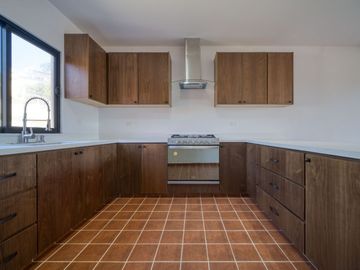 Casa con hermosa vista al oceano a unos minutos de Playa La Mision, Ensenada