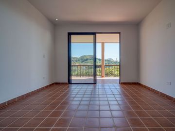 Casa con hermosa vista al oceano a unos minutos de Playa La Mision, Ensenada
