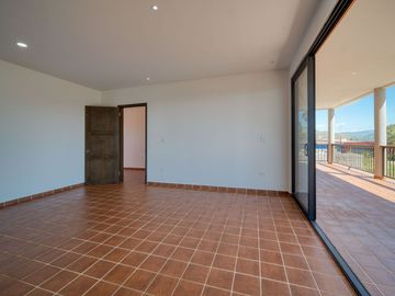 Casa con hermosa vista al oceano a unos minutos de Playa La Mision, Ensenada
