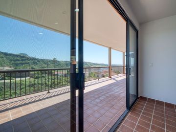 Casa con hermosa vista al oceano a unos minutos de Playa La Mision, Ensenada