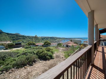 Casa con hermosa vista al oceano a unos minutos de Playa La Mision, Ensenada