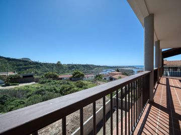 Casa con hermosa vista al oceano a unos minutos de Playa La Mision, Ensenada