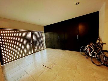 CASA EN VENTA EN HACIENDA SAN ÁNGEL - Cuatro habitaciones - Zona Sureste - León Gto