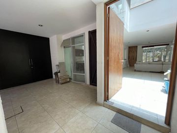 CASA EN VENTA EN HACIENDA SAN ÁNGEL - Cuatro habitaciones - Zona Sureste - León Gto