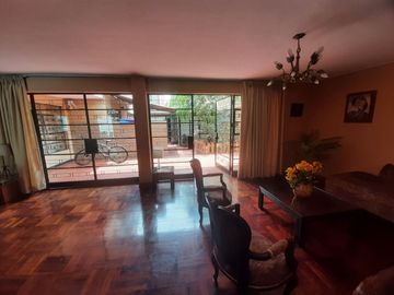 PRECIO DE OCASIÓN... Casa con Piscina en Miraflores