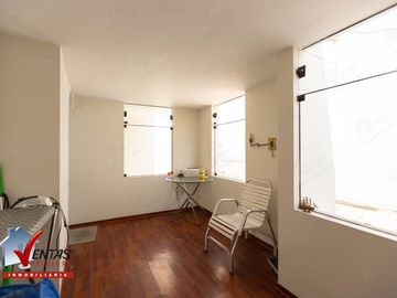 VENTA DE CASA REMODELADA EN SAN ISIDRO CERCA AL PARQUE EL OLIVAR