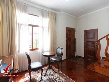 VENTA DE CASA REMODELADA EN SAN ISIDRO CERCA AL PARQUE EL OLIVAR