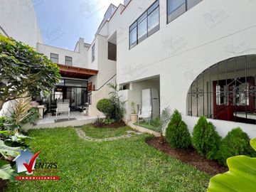 VENTA DE CASA REMODELADA EN SAN ISIDRO CERCA AL PARQUE EL OLIVAR