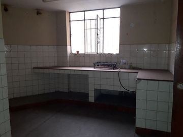 VENDO TERRENO COMERCIAL EN JIRON CHOTA -  CERCADO DE LIMA