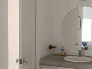CASA SOLA EN VENTA