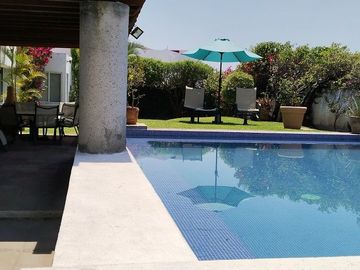 CASA SOLA EN VENTA