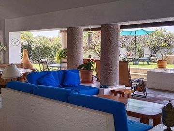 CASA SOLA EN VENTA
