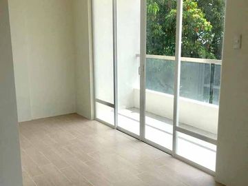 2 Storey Townhouse  for sale in Commonwealth Quezon City  3 minutes to Sandigan Bayan, Ever Gotesco, Shopwise