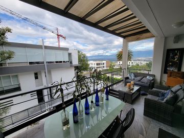 Departamento en Venta de 200 Metros en el sector de Cumbaya, Colegio Alemán