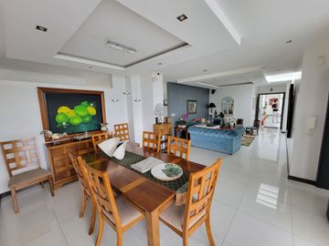Departamento en Venta de 200 Metros en el sector de Cumbaya, Colegio Alemán