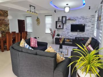 Fully Furnished. Tagaytay 3 Story Duplex House for Sale with Pool.