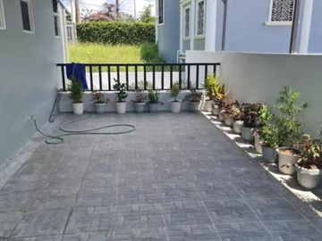 Fully Furnished. Tagaytay 3 Story Duplex House for Sale with Pool.
