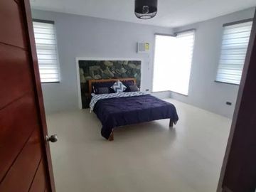 Fully Furnished. Tagaytay 3 Story Duplex House for Sale with Pool.