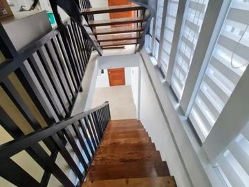 Fully Furnished. Tagaytay 3 Story Duplex House for Sale with Pool.