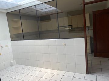 VENDO DEPARTAMENTO 1ER PISO JIRON LAS HIGUERAS 270 URB.RESIDENCIAL MONTERRICO LA MOLINA