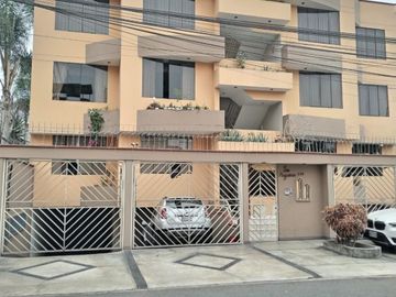 VENDO DEPARTAMENTO 1ER PISO JIRON LAS HIGUERAS 270 URB.RESIDENCIAL MONTERRICO LA MOLINA