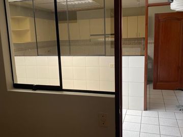 VENDO DEPARTAMENTO 1ER PISO JIRON LAS HIGUERAS 270 URB.RESIDENCIAL MONTERRICO LA MOLINA