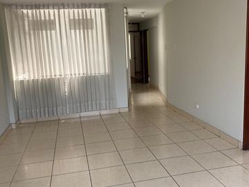 VENDO DEPARTAMENTO 1ER PISO JIRON LAS HIGUERAS 270 URB.RESIDENCIAL MONTERRICO LA MOLINA
