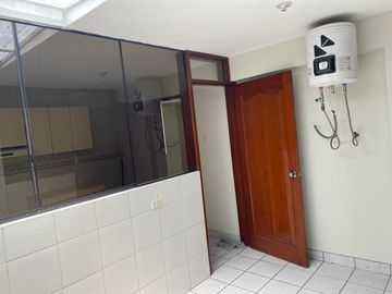 VENDO DEPARTAMENTO 1ER PISO JIRON LAS HIGUERAS 270 URB.RESIDENCIAL MONTERRICO LA MOLINA