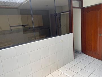 VENDO DEPARTAMENTO 1ER PISO JIRON LAS HIGUERAS 270 URB.RESIDENCIAL MONTERRICO LA MOLINA