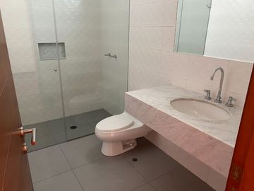 VENDO LINDO PENTHOUSE DE ESTRENO, FRENTE AL GOLF LOS INCAS, SANTIAGO DE SURCO
