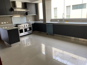 VENDO LINDO PENTHOUSE DE ESTRENO, FRENTE AL GOLF LOS INCAS, SANTIAGO DE SURCO