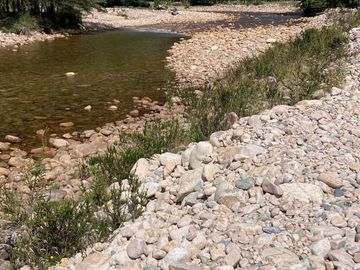 VENDO 17 HECTAREAS, UBICADO EN RIO CARACOLES, COMUNA DE AYSEN, REGION DE AYSEN.