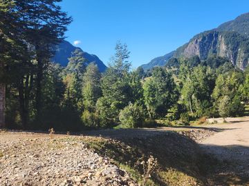 VENDO 17 HECTAREAS, UBICADO EN RIO CARACOLES, COMUNA DE AYSEN, REGION DE AYSEN.