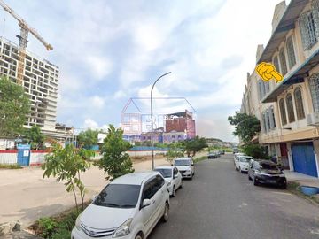 Graha Mas 3 Floor Shophouse Facing One Avenue Batam For Sale
