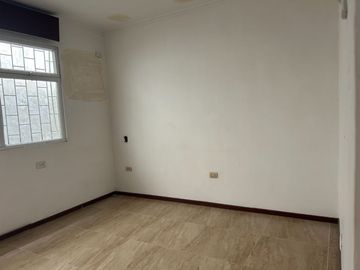 vendo propiedad de más de 600 m2 en entrada Urdesa Norte