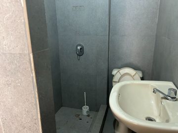 vendo propiedad de más de 600 m2 en entrada Urdesa Norte
