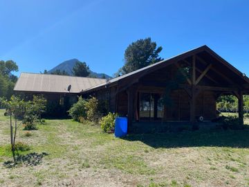 EN PUCON, VENTA HERMOSA CASA EN PARCELA 5000M2 PRECIOSAS VISTAS