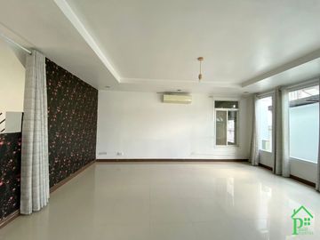 House for sale in city large area in Nong Hoi