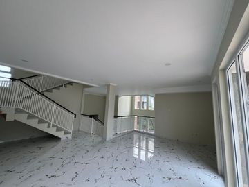 DI JUAL RUMAH BSD THE GREEN VINEYARD BRAND NEW SIAP HUNI LUAS 200