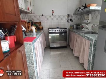 Se vende casa amplia de un piso, B/ María luisa, BUGA-VALLE.