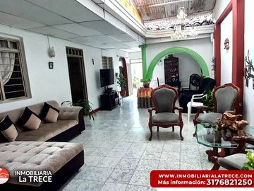 Se vende casa amplia de un piso, B/ María luisa, BUGA-VALLE.