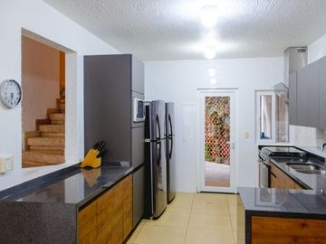 CASA EN VENTA EN TEQUEQUITENGO CASA EN VENTA EN TEQUEQUITENGO