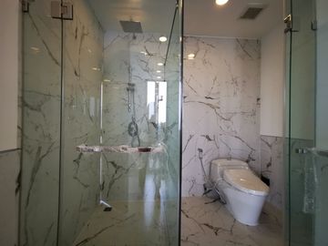 649 Residence  4 Bedroom 6-Storey Luxury Townhouse Sukhumvit 49